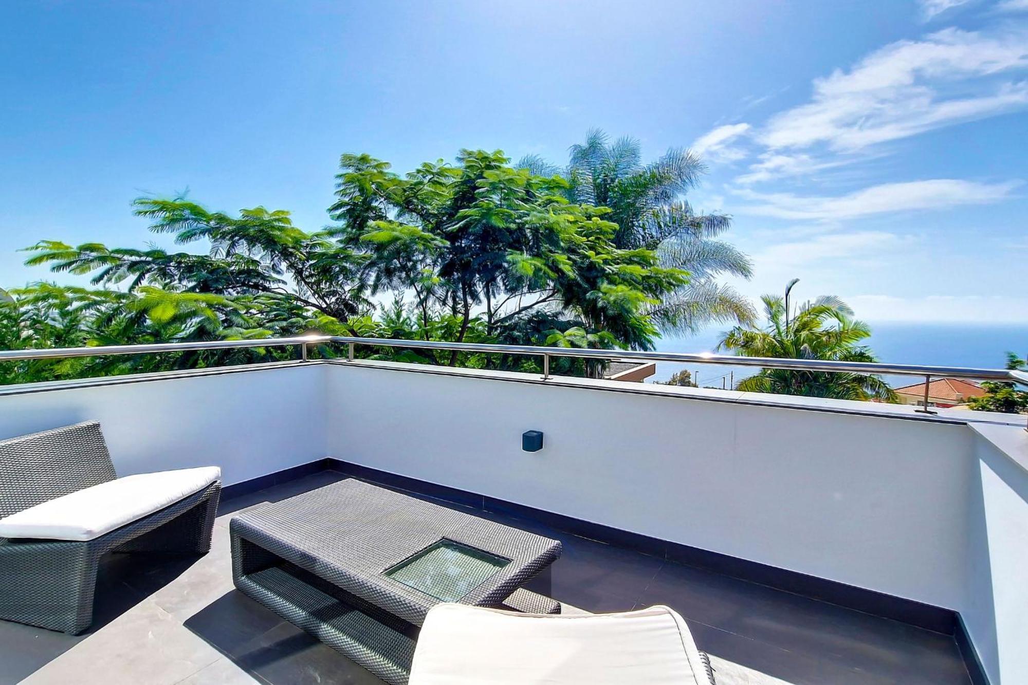 Villa Ravenala - By Lovelystay Funchal  Buitenkant foto