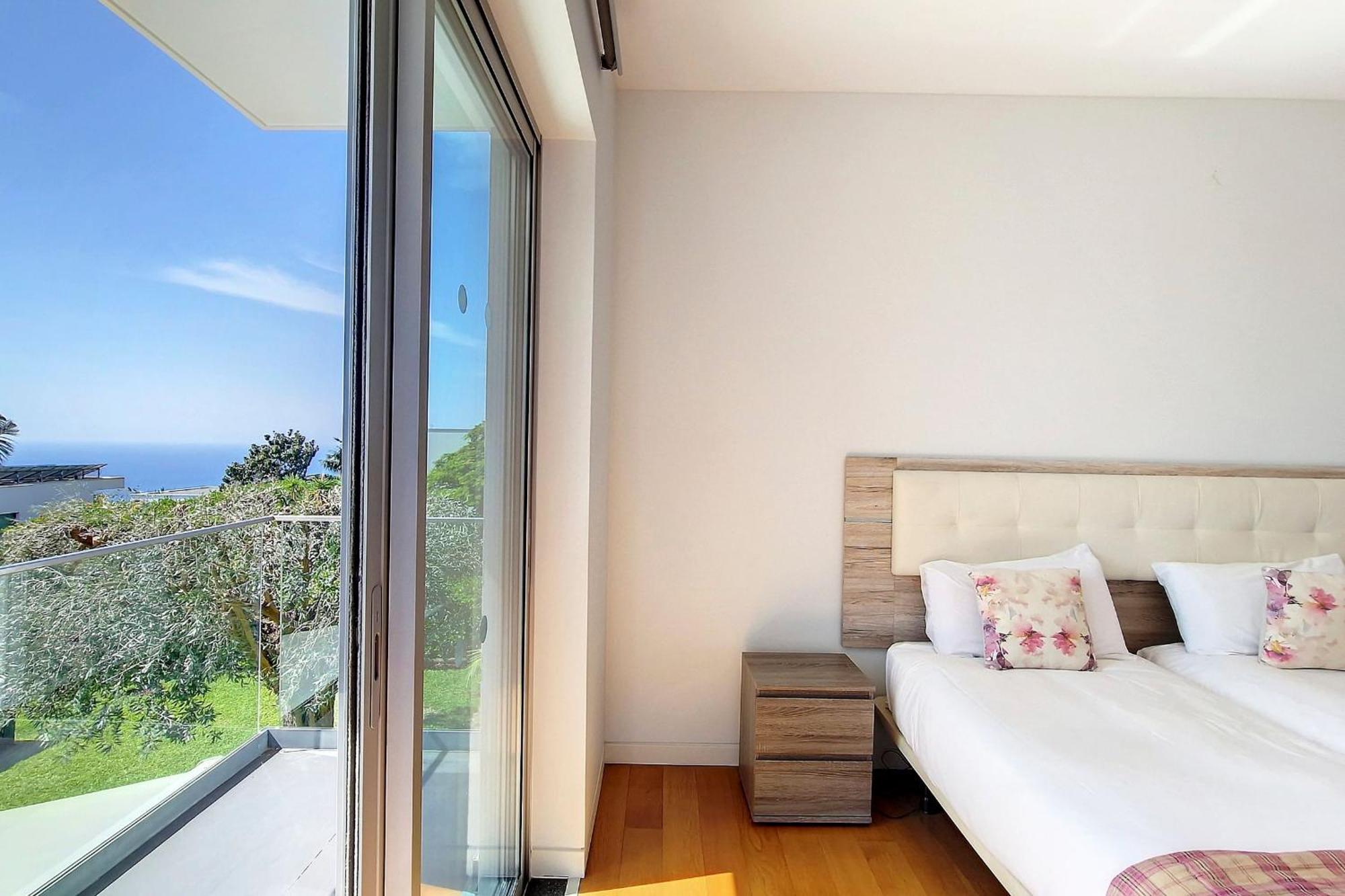 Villa Ravenala - By Lovelystay Funchal  Buitenkant foto